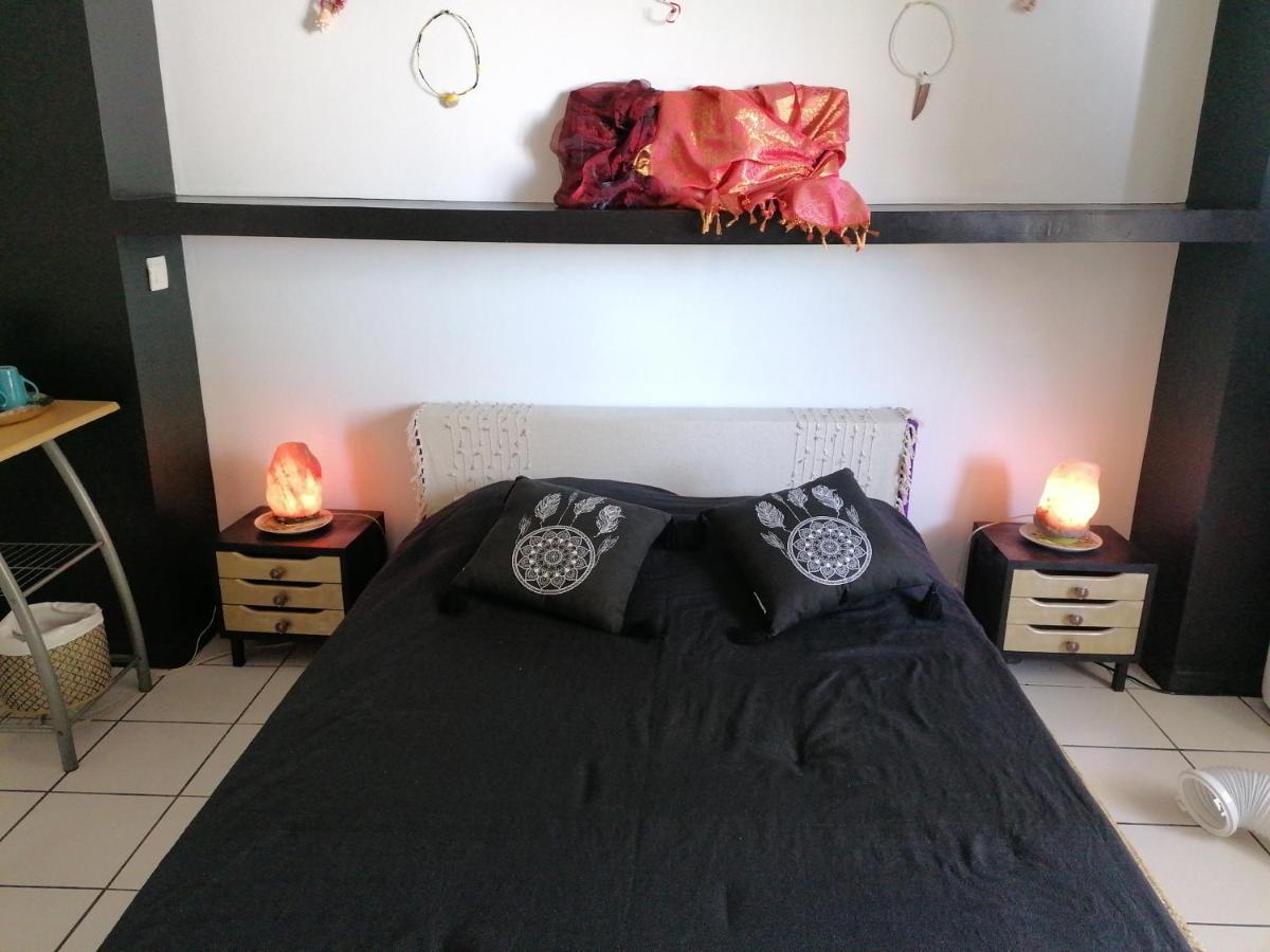 Jolie Chambre Climatisee Avec Balcon Chez L'Habitant Saint-Pierre Kültér fotó