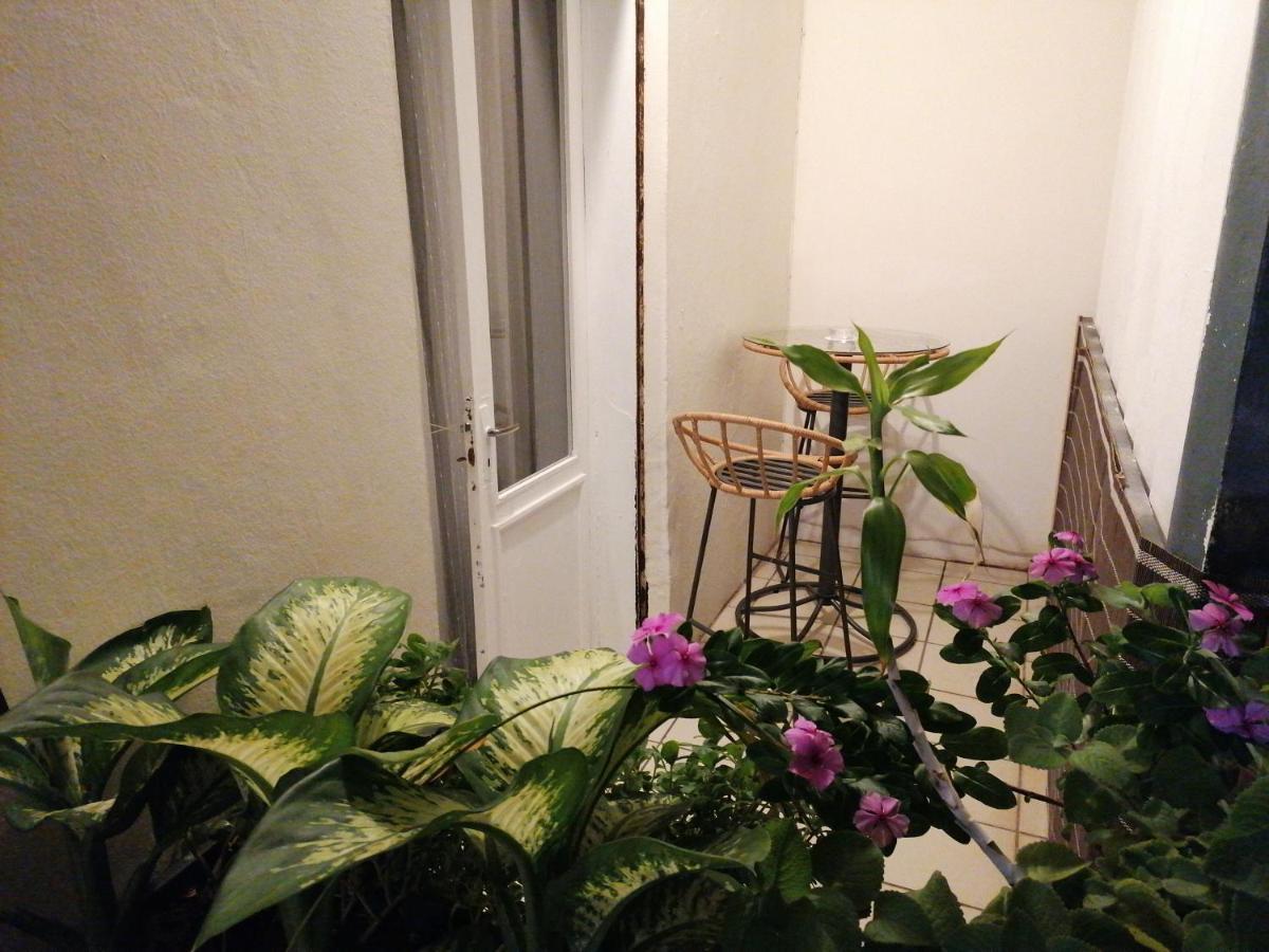 Jolie Chambre Climatisee Avec Balcon Chez L'Habitant Saint-Pierre Kültér fotó