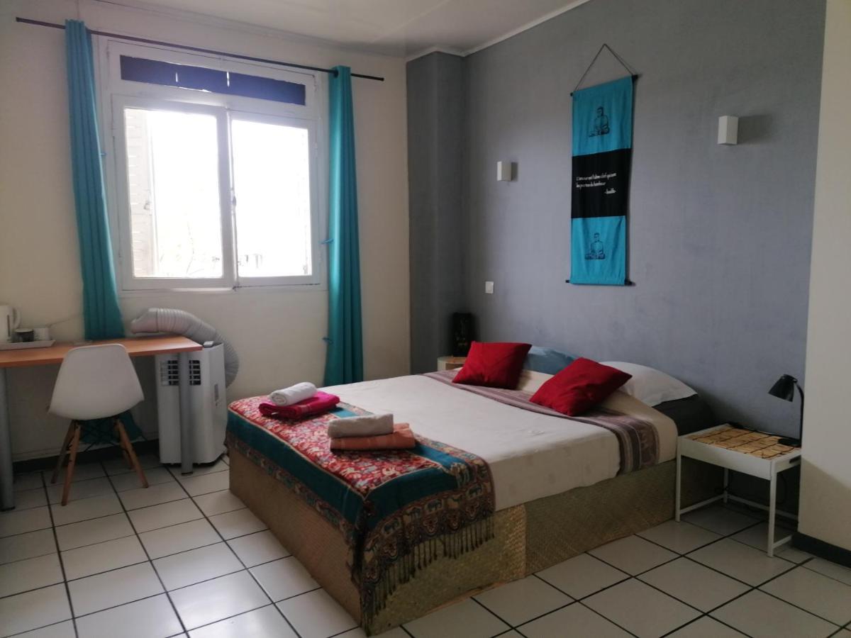 Jolie Chambre Climatisee Avec Balcon Chez L'Habitant Saint-Pierre Kültér fotó