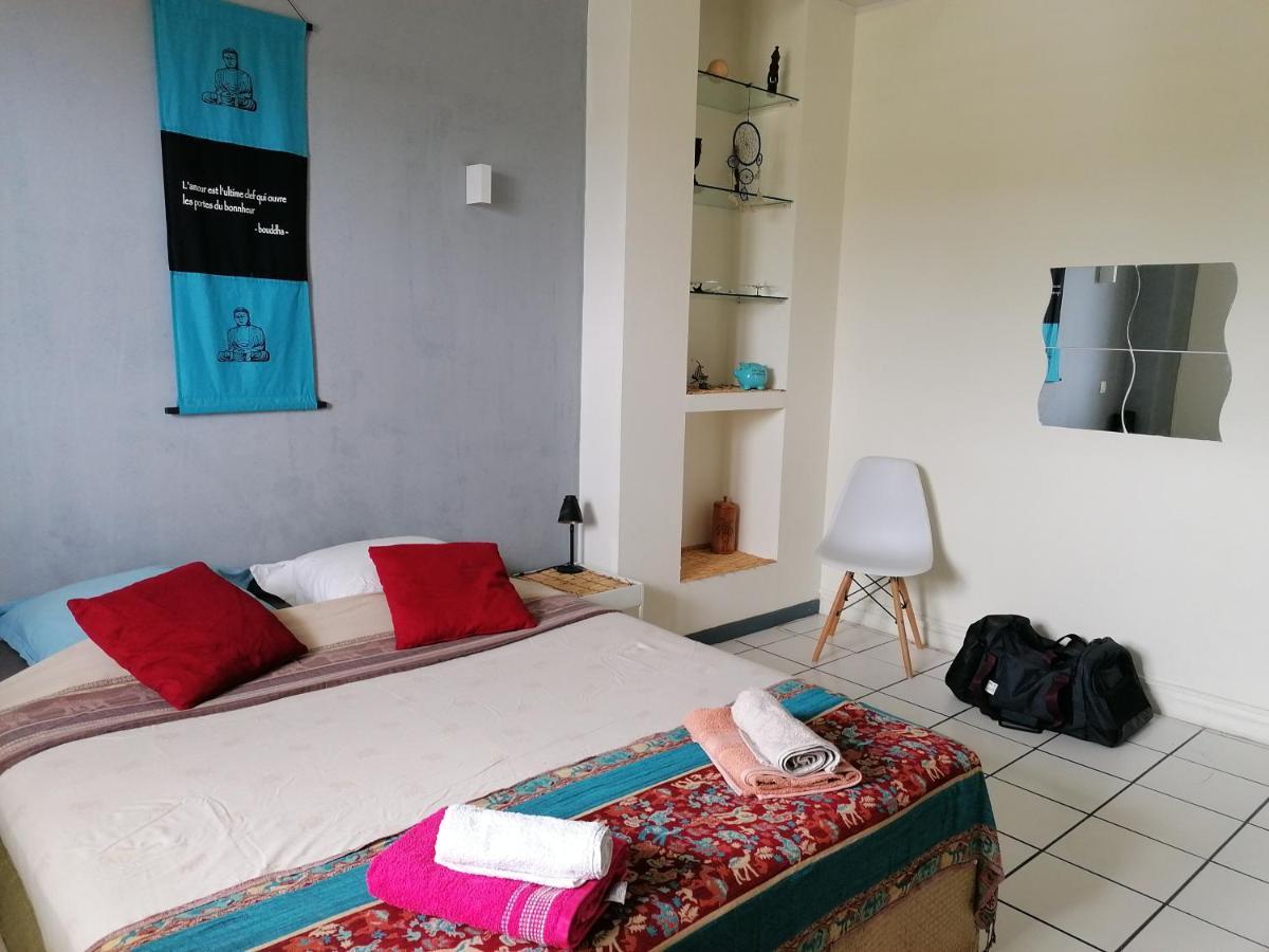 Jolie Chambre Climatisee Avec Balcon Chez L'Habitant Saint-Pierre Kültér fotó