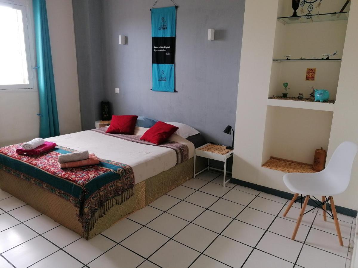 Jolie Chambre Climatisee Avec Balcon Chez L'Habitant Saint-Pierre Kültér fotó